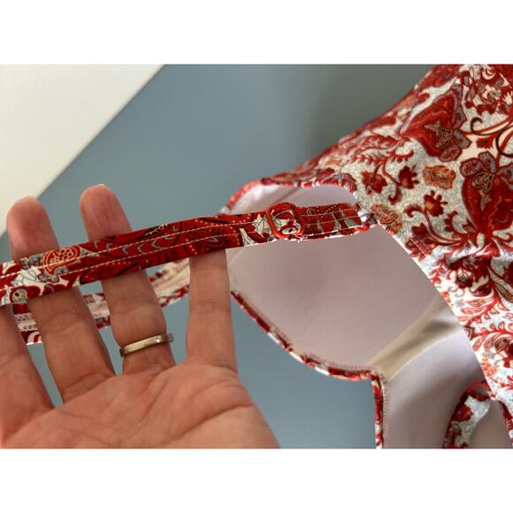 Unbranded womens one piece bathing suit size S red print built in bra - Picture 5 of 8